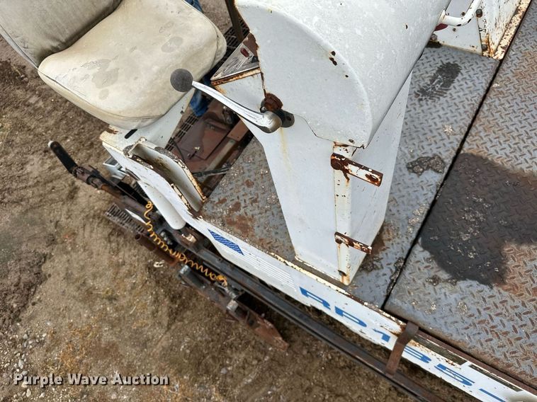 image for item JE9465 1996 Roadtec RP185-10  paver