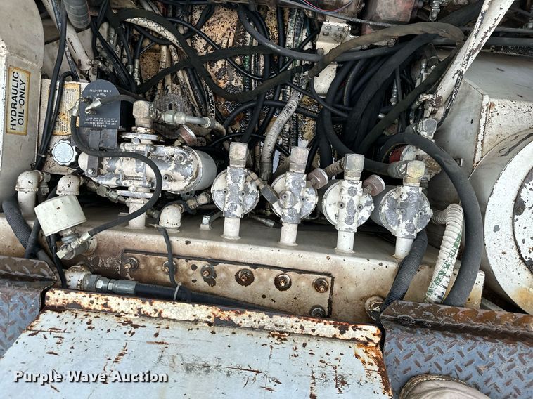 image for item JE9465 1996 Roadtec RP185-10  paver