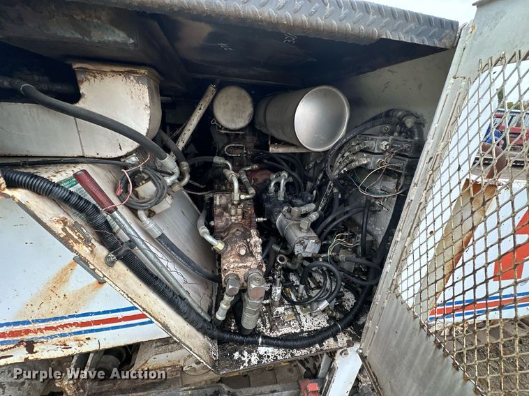 image for item JE9465 1996 Roadtec RP185-10  paver