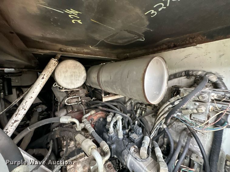 image for item JE9465 1996 Roadtec RP185-10  paver