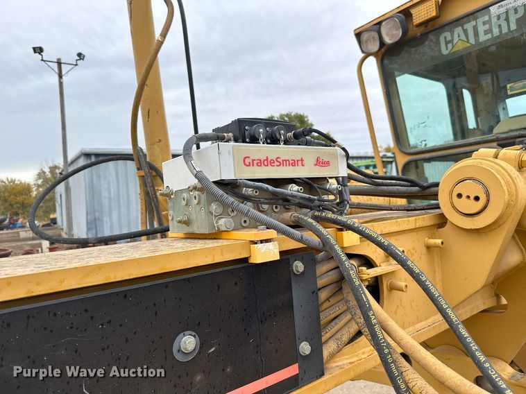 image for item JE9467 2004 Caterpillar 140H  motor grader