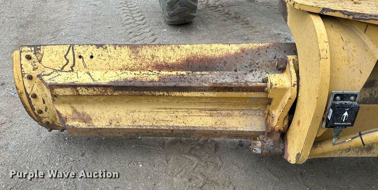 image for item JE9467 2004 Caterpillar 140H  motor grader