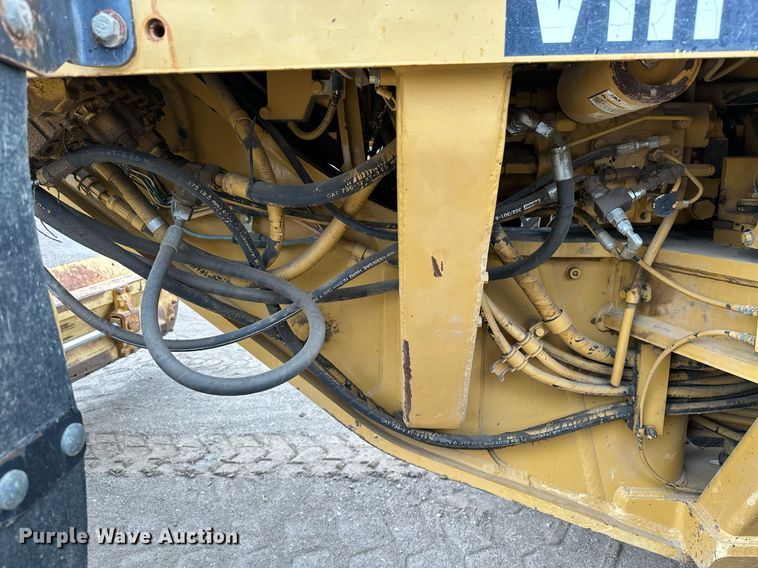 image for item JE9467 2004 Caterpillar 140H  motor grader