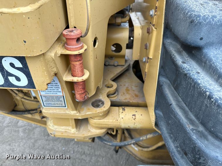 image for item JE9467 2004 Caterpillar 140H  motor grader