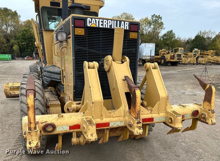 image for item JE9467 2004 Caterpillar 140H  motor grader