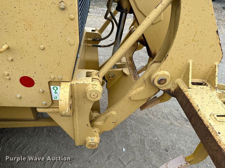 image for item JE9467 2004 Caterpillar 140H  motor grader