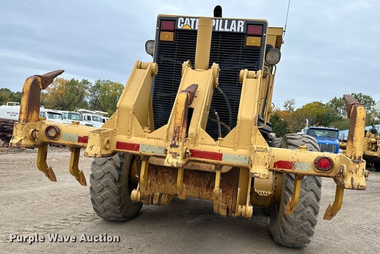 image for item JE9467 2004 Caterpillar 140H  motor grader