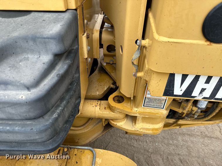 image for item JE9467 2004 Caterpillar 140H  motor grader