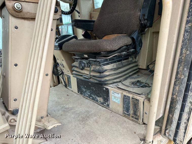 image for item JE9467 2004 Caterpillar 140H  motor grader