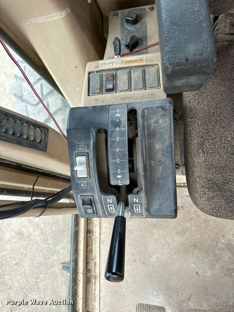 image for item JE9467 2004 Caterpillar 140H  motor grader