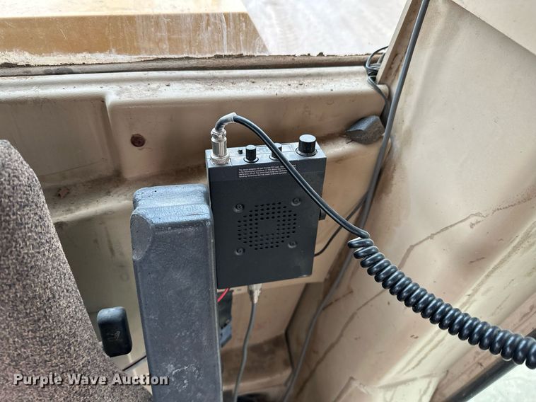 image for item JE9467 2004 Caterpillar 140H  motor grader