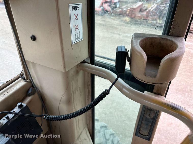 image for item JE9467 2004 Caterpillar 140H  motor grader