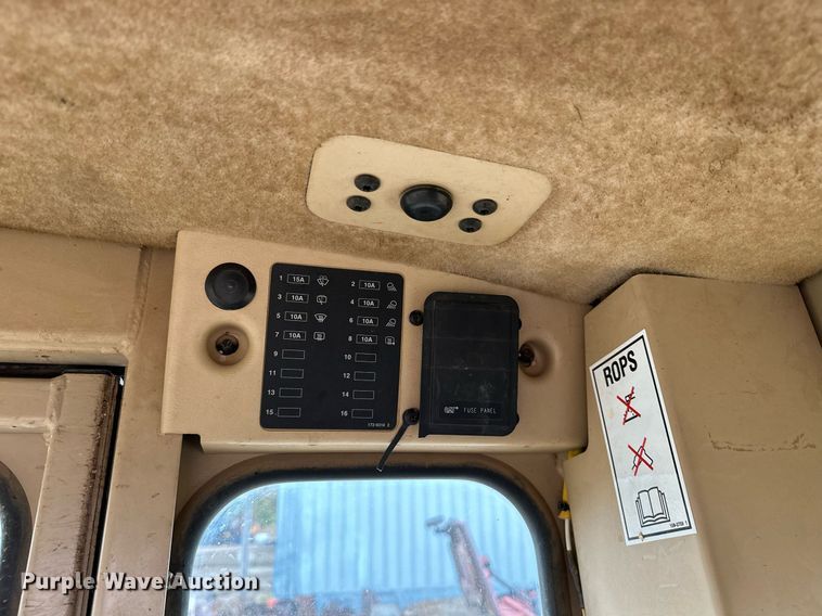 image for item JE9467 2004 Caterpillar 140H  motor grader