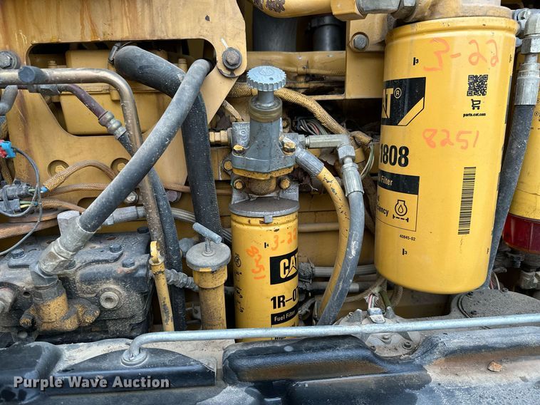 image for item JE9467 2004 Caterpillar 140H  motor grader