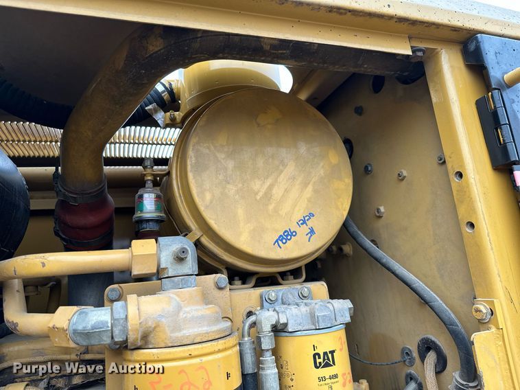 image for item JE9467 2004 Caterpillar 140H  motor grader