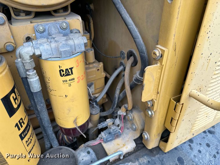image for item JE9467 2004 Caterpillar 140H  motor grader