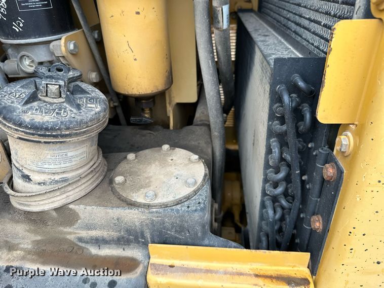 image for item JE9467 2004 Caterpillar 140H  motor grader