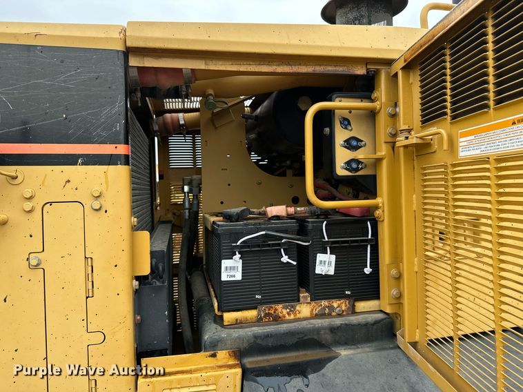 image for item JE9467 2004 Caterpillar 140H  motor grader