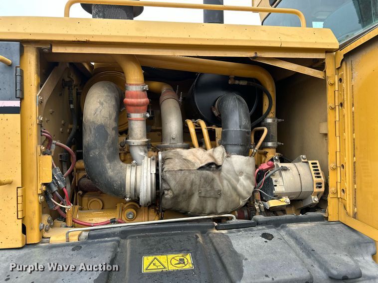 image for item JE9467 2004 Caterpillar 140H  motor grader