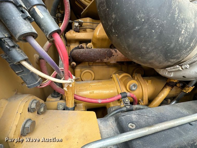 image for item JE9467 2004 Caterpillar 140H  motor grader