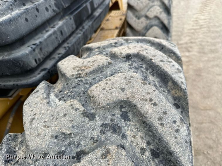 image for item JE9467 2004 Caterpillar 140H  motor grader