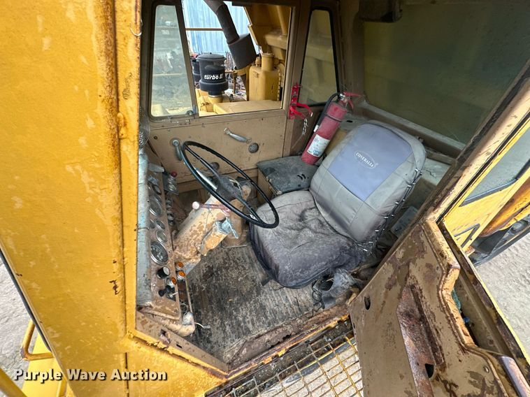 image for item JE9470 1981 Caterpillar 769C  haul truck