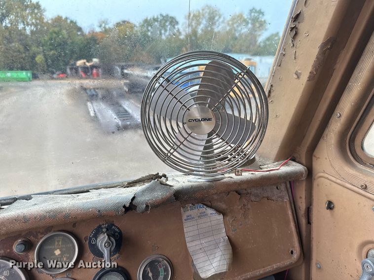 image for item JE9470 1981 Caterpillar 769C  haul truck