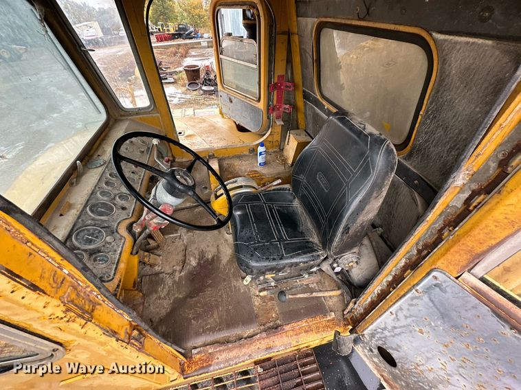 image for item JE9471 1975 Caterpillar 769B  haul truck