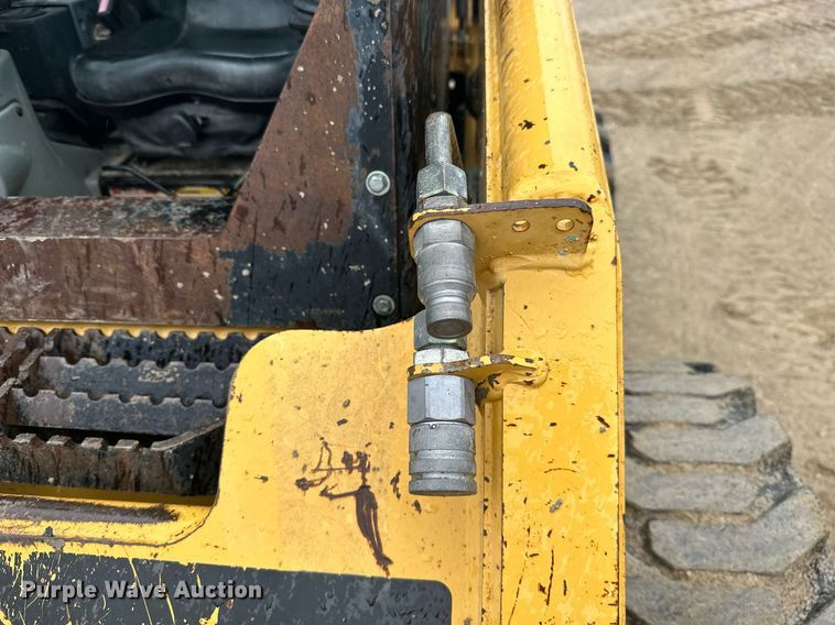 image for item JE9475 2001 Caterpillar 236  skid steer loader