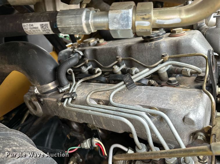 image for item JE9475 2001 Caterpillar 236  skid steer loader