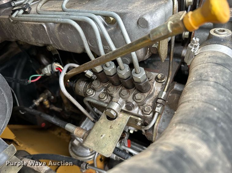 image for item JE9475 2001 Caterpillar 236  skid steer loader