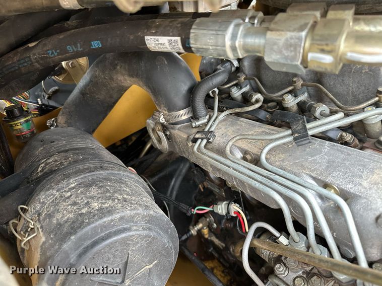 image for item JE9475 2001 Caterpillar 236  skid steer loader