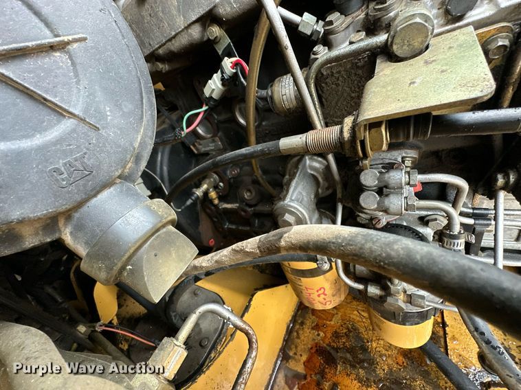 image for item JE9475 2001 Caterpillar 236  skid steer loader