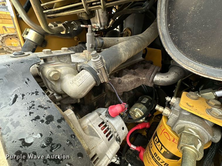 image for item JE9475 2001 Caterpillar 236  skid steer loader