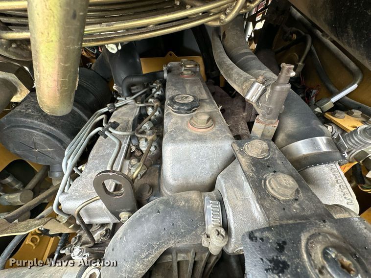 image for item JE9475 2001 Caterpillar 236  skid steer loader