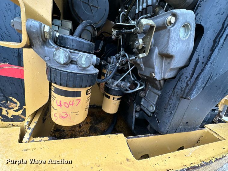 image for item JE9475 2001 Caterpillar 236  skid steer loader