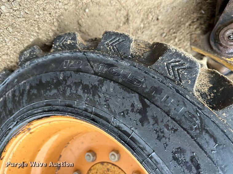 image for item JE9475 2001 Caterpillar 236  skid steer loader