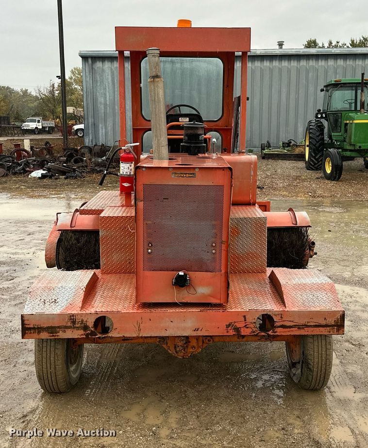 image for item JE9476 1987 Broce RC300  broom