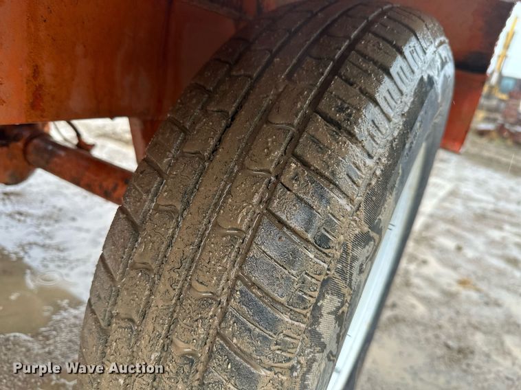 image for item JE9476 1987 Broce RC300  broom