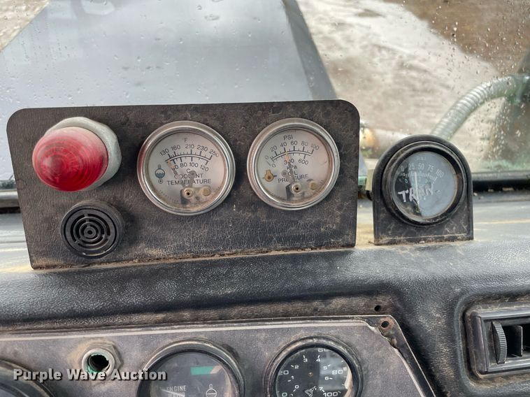 image for item JE9486 Steiger Bearcat ST225  4WD tractor