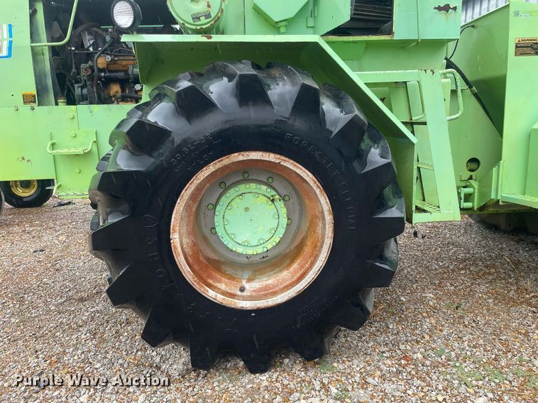 image for item JE9486 Steiger Bearcat ST225  4WD tractor