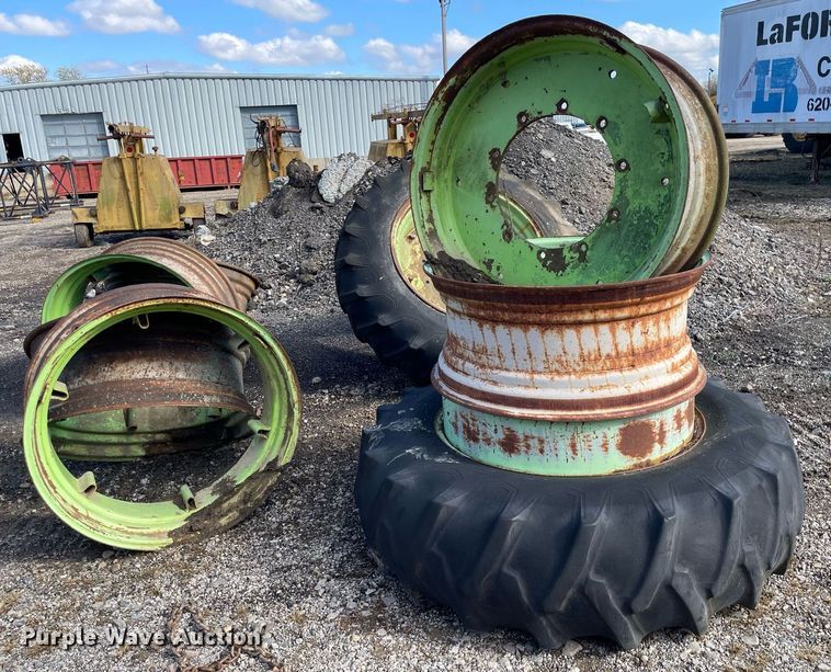 image for item JE9486 Steiger Bearcat ST225  4WD tractor