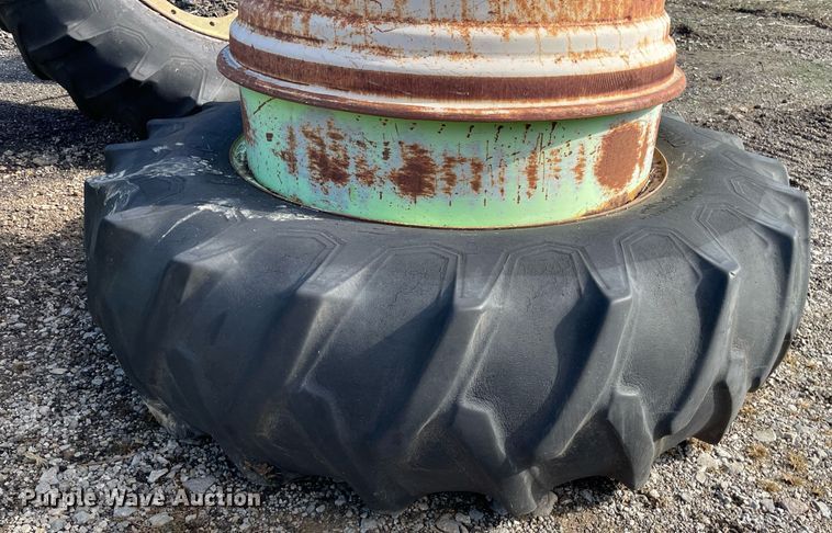 image for item JE9486 Steiger Bearcat ST225  4WD tractor