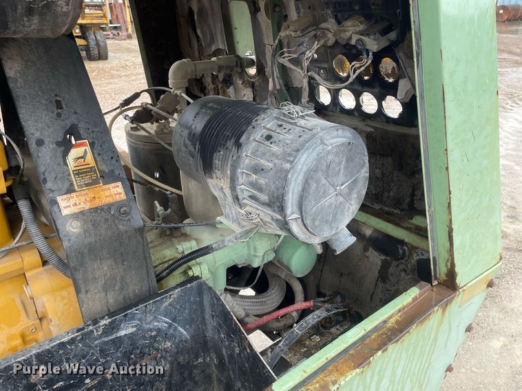 image for item JE9488 2000 Sullair 185  air compressor