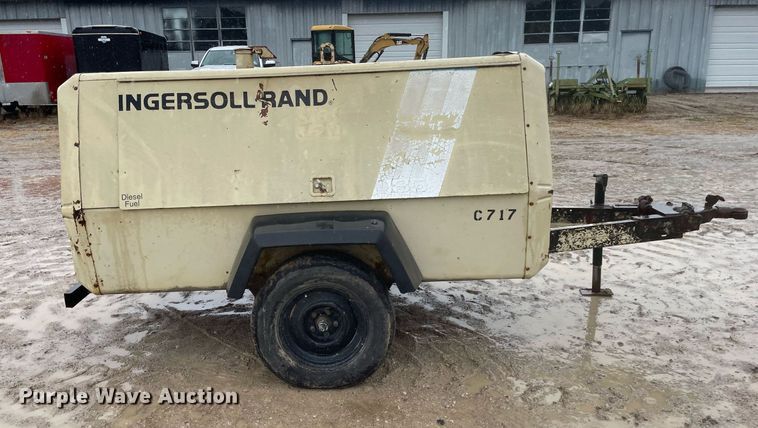 image for item JE9489 1992 Ingersoll Rand  air compressor