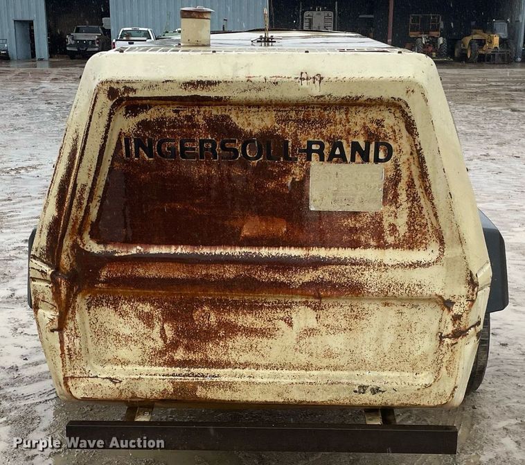 image for item JE9489 1992 Ingersoll Rand  air compressor