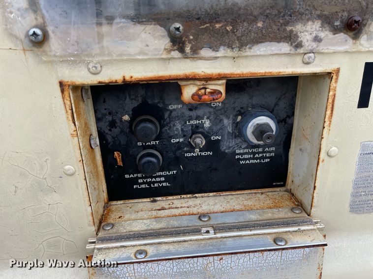 image for item JE9489 1992 Ingersoll Rand  air compressor