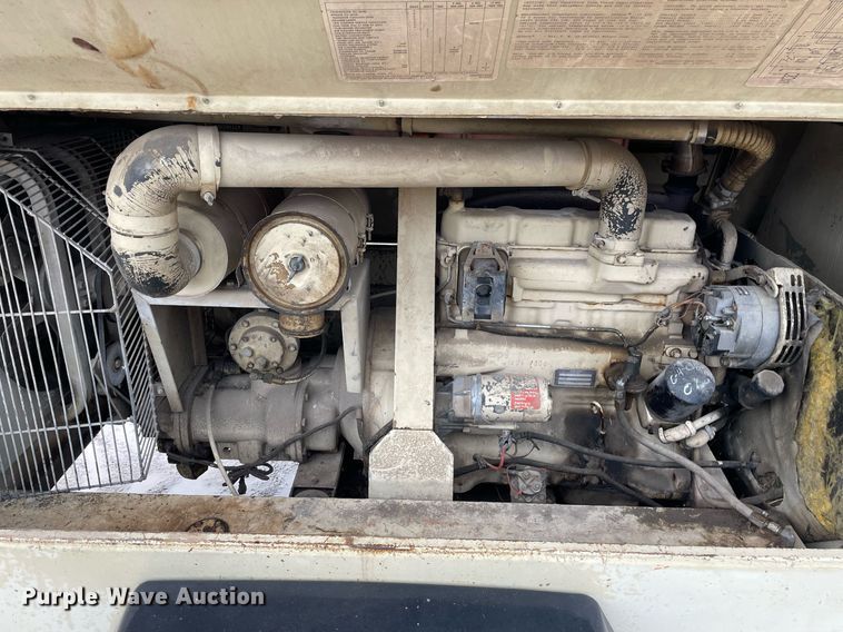 image for item JE9489 1992 Ingersoll Rand  air compressor