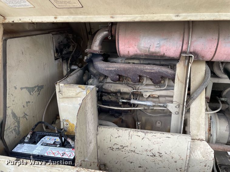 image for item JE9489 1992 Ingersoll Rand  air compressor