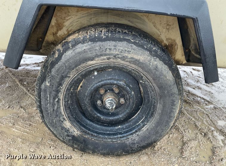 image for item JE9489 1992 Ingersoll Rand  air compressor